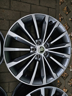 ALU kola 5x112 Škoda Superb 3 R19 ET44 Trinity 8J - 2