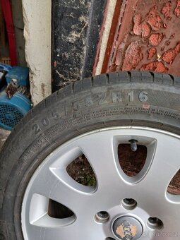 Originální alu Audi 7jx15 et 45 + zánovní pneu - 2