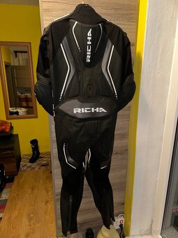 Úplně nová kombinéza na motorku Richa - 2