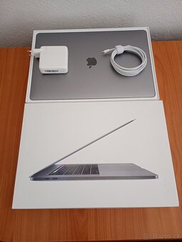 MacBook Pro 15" 6xCore i7 16 RAM 256 SSD TOP STAV - 2