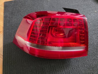 Levé zadní světlo VW Passat B7 - sedan - 2