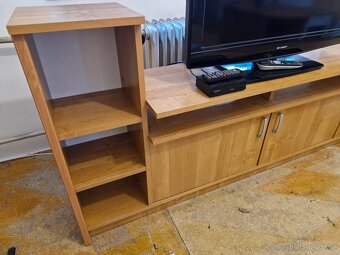 Skříňka pod TV, možno i s TV - 2