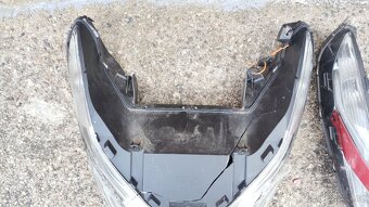 2ks predni LED svetlo na dily honda pcx 125 model 2018-20 - 2