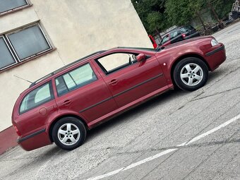 Škoda Octavia 1.6 kombi zavěs - 2