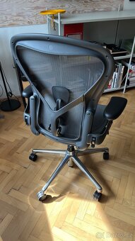 Kancelářská židle Herman Miller Aeron Remastered vel. B - 2