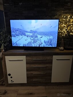 Smart TV JVC 49" (cca 125cm) - 2