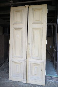 3/ Staré vchodové dveře - 2