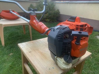 křovinořez Oleo-Mac BT 400 T + dvouramenný popruh profi - 2