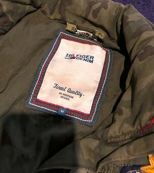 TOMMY HILFIGER  DÁMSKÁ STYLOVÁ ARMY PŘECHODOVÁ BUNDA M - 2
