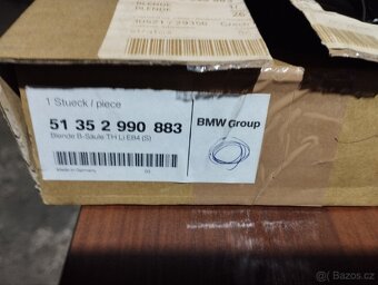 BMW X1 E84 zadní levý sloupek černý lesk - 2