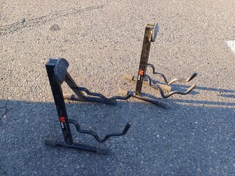 2 stojany na kytaru - 2