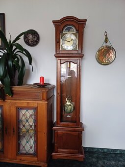 Sloupové hodiny - 2