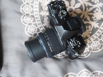 Olympus OM-D E-M10 II s objektivem 14-42 II R černý - 2