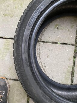 Zimní pneu 2245/45 R 19 - 2