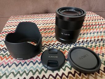 SONY Zeiss FE 55mm F/1.8 ZA T objektiv v bezvadném stavu - 2