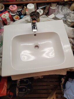 Umyvadlo s baterii - 2