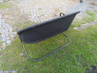 Sedačka plátěná. - 2