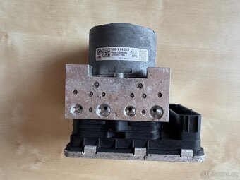 ŘÍDICÍ JEDNOTKA ABS 5Q0614517CE - 2