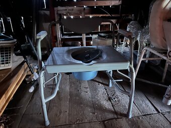 Toaletní křeslo/židle - 2