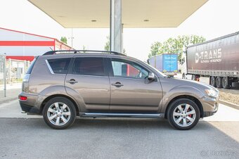 Mitsubishi Outlander 2.2 DI-D 4x4 - 2