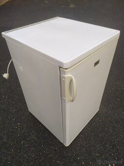 Lednice  85 cms mrazákem v dobrém stavu - 2