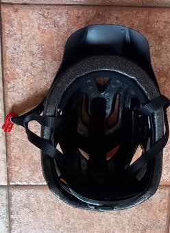 Cyklistická helma dívčí, vel. M - 2