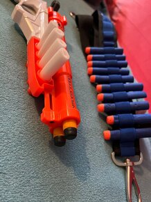 Pistole Nerf DoubleDown + 16 nábojů - 2