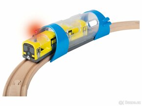 Dřevená železnice se svítícim tunelem - 2