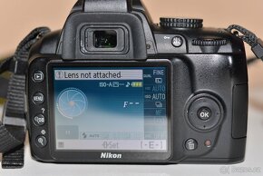 Nikon D3000 + příslušenství - 2