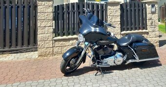 Harley Davidson FLHX Street Glide - 2