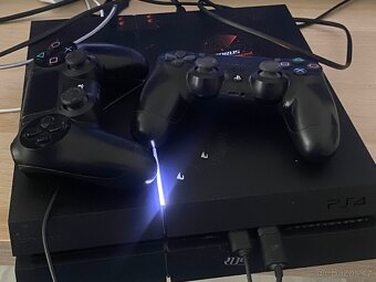 Playstation 4 Pro 1TB + 2 ovladače + 3 hry. - 2