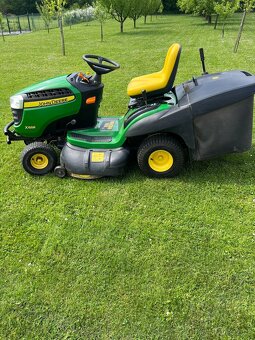 Zahradní traktor John Deere X155R - 2