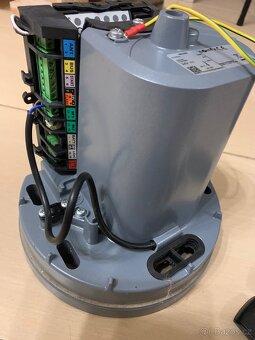 Pohon pojezdove brány Somfy - 2