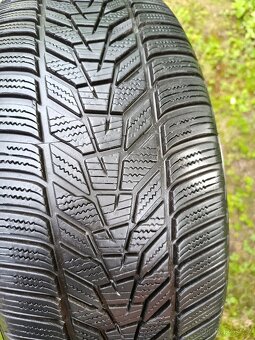 Zimní pneu 235/50 R19 - 2