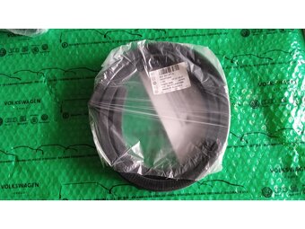 těsnění zadních dveří uprostřed 1320mm Škoda Felicia Pick-Up - 2