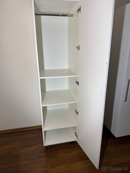Šatní skříň 53,5x60x200 - 2