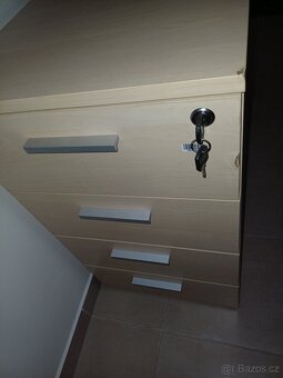 Kancelářská skříňka - 2