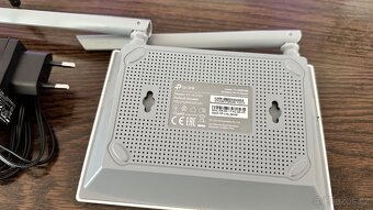 TP-LINK TL-WR820N - 2