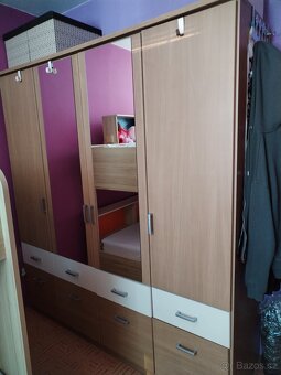 Šatní skříň+komoda - 2