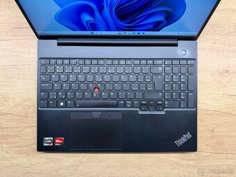 Notebook Lenovo ThinkPad E16 Gen 1 (21JT001VCK) černý - 2