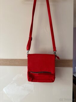 Zajímavá kabelka z umělé kůže - 2