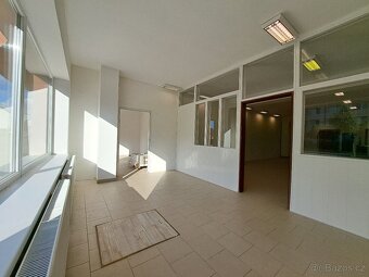 Pronájem bytu 3+1, 200 m2 v 1.NP v centru Veselí nad Moravou - 2