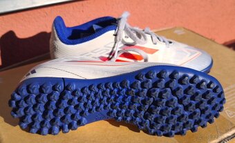 Kopačky turfy Adidas v. 32 - 2