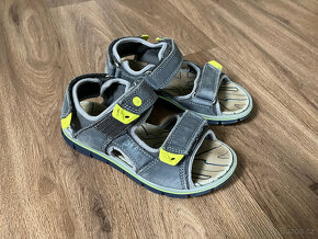 Dětské sandály Primigi vel. 32, ale je menší - 2