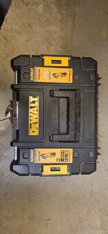 Dewalt aku bruska - 2