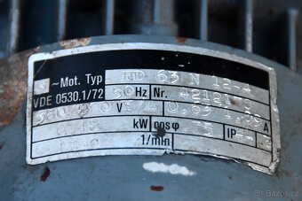 Elektromotor s převodovkou 0,18 kW 1330 otáček - 2