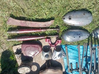 Jawa 350 perak,origo překryt karburace .tachometr 8000kč - 2