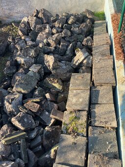 Dlažba a kameni za odvoz - 2