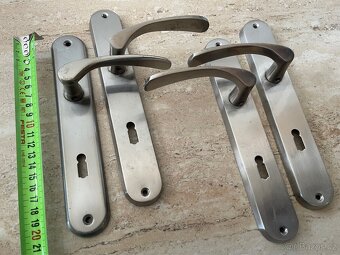 Kování na interiérové dveře 22 cm - 2