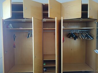 Skříň,toaletka, noční stolek,postele - 2